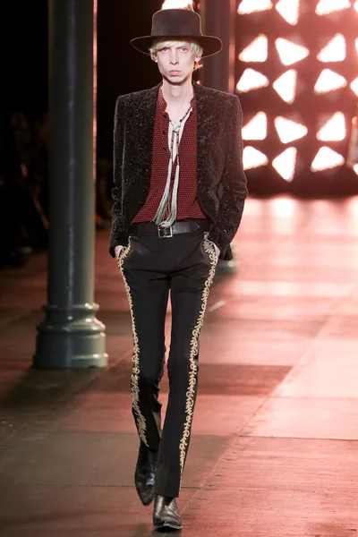 Look 46
